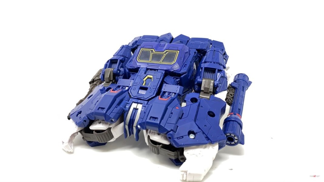 Transformers Studio Series 83 Soundwave More In Hand Image  (36 of 51)